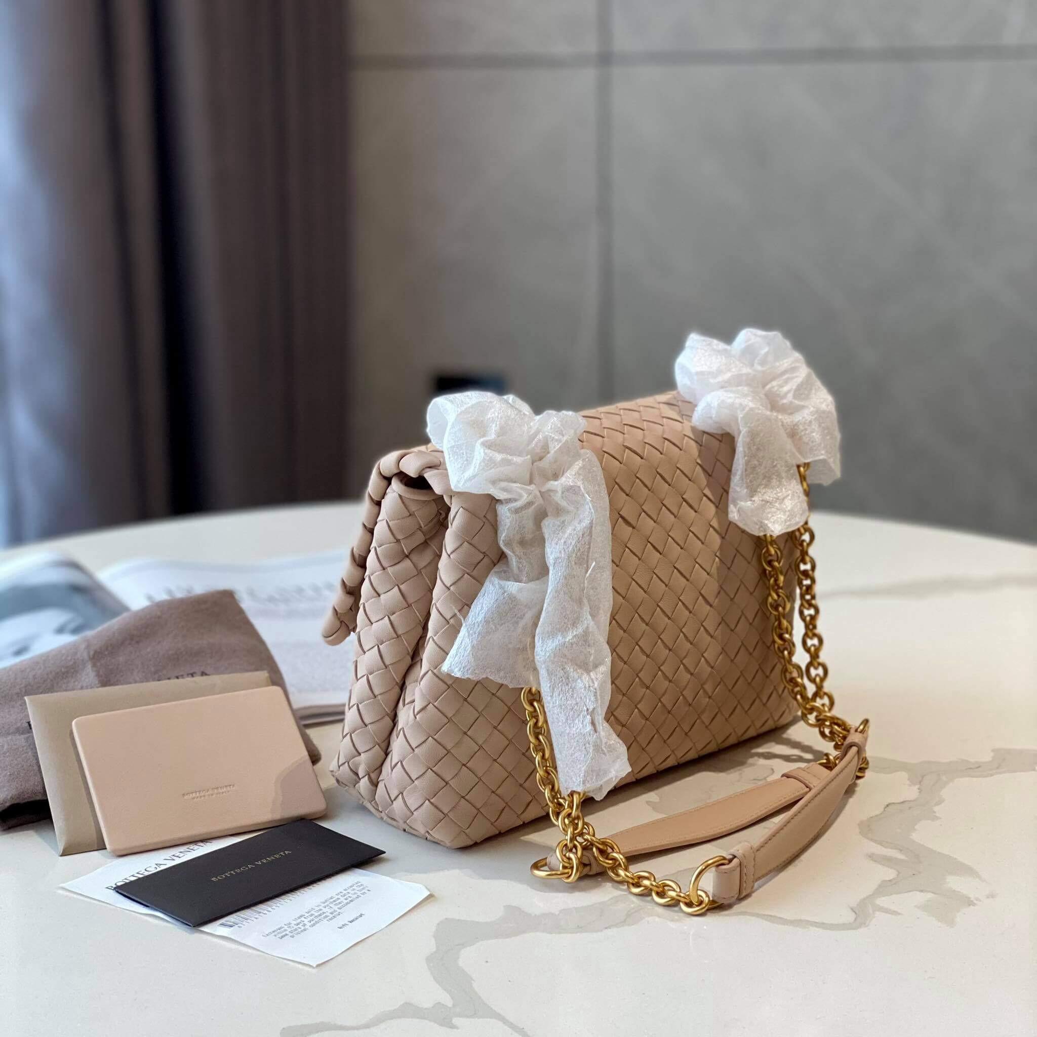 20210924_152620_bottega-veneta-386498vo0bg6987-1.jpeg
