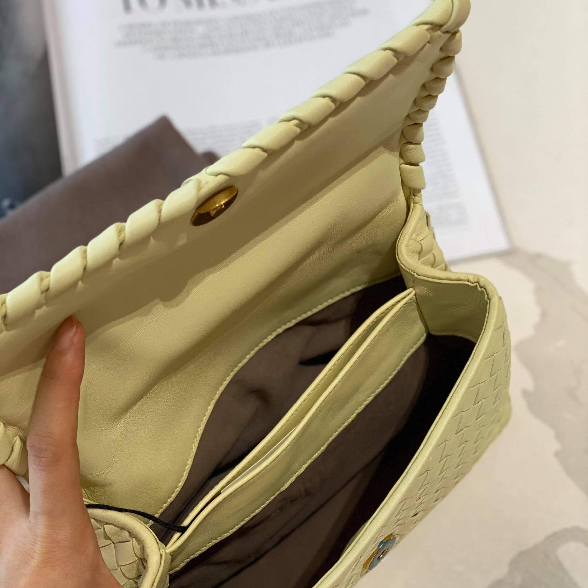 20210924_152844_bottega-veneta-405739vo0bg7408-1.jpeg