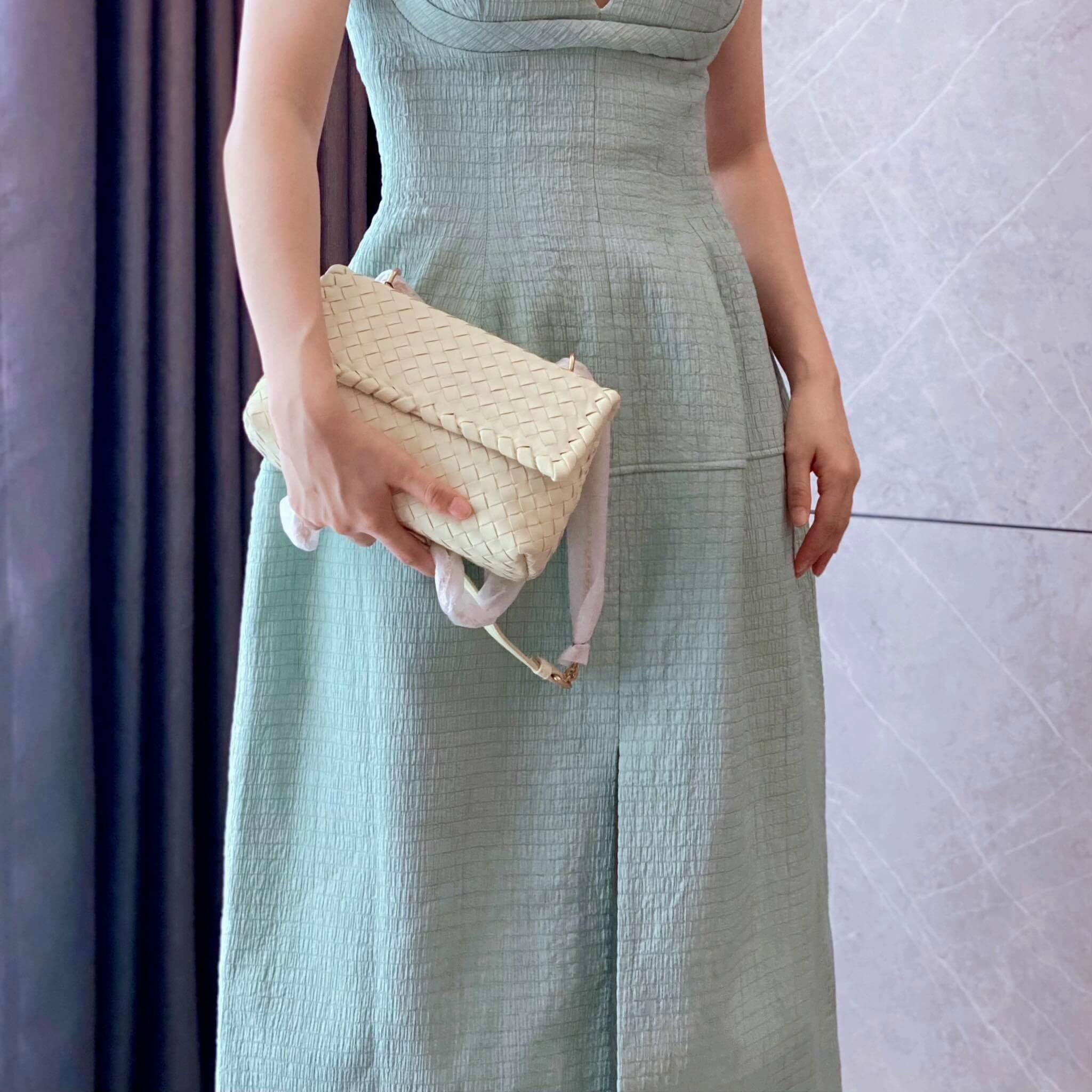 20210924_152845_bottega-veneta-405739vo0bg7408-3.jpeg