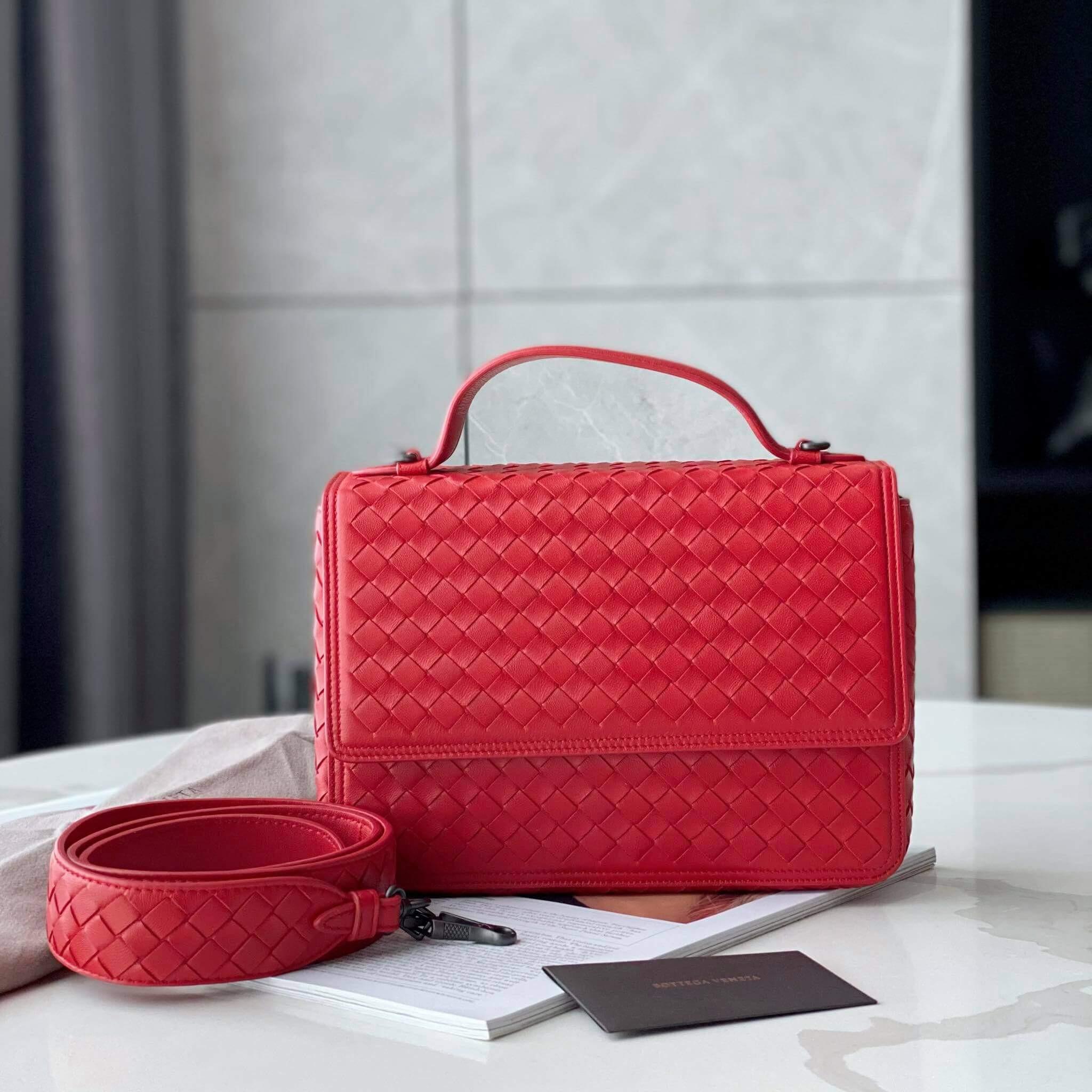 20210924_155438_bottega-veneta-522922v00166575.jpeg