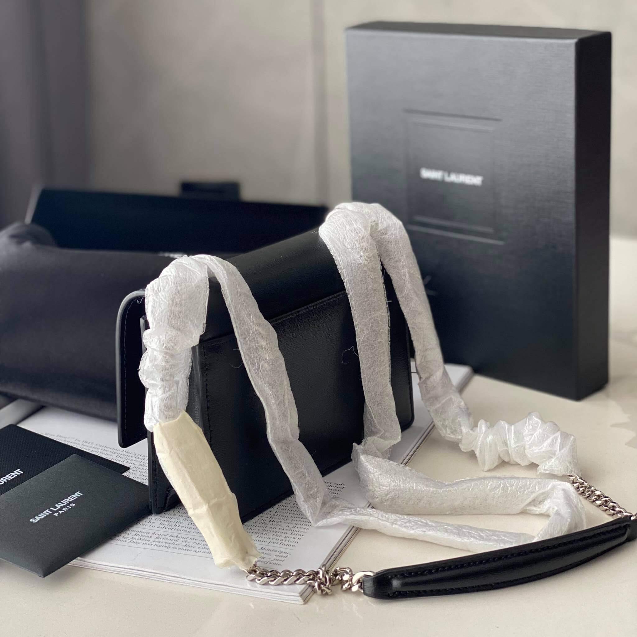 20210930_145643_saint-laurent-ysl-452157d422n1000-1.jpeg