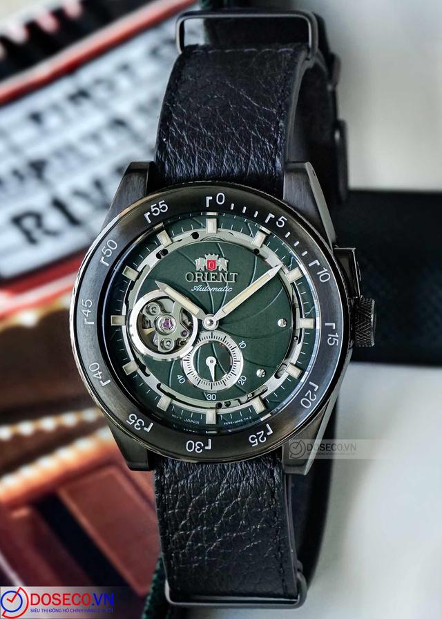 Orient Retro Future Camera RA-AR0202E10B (RA-AR0202E30B)