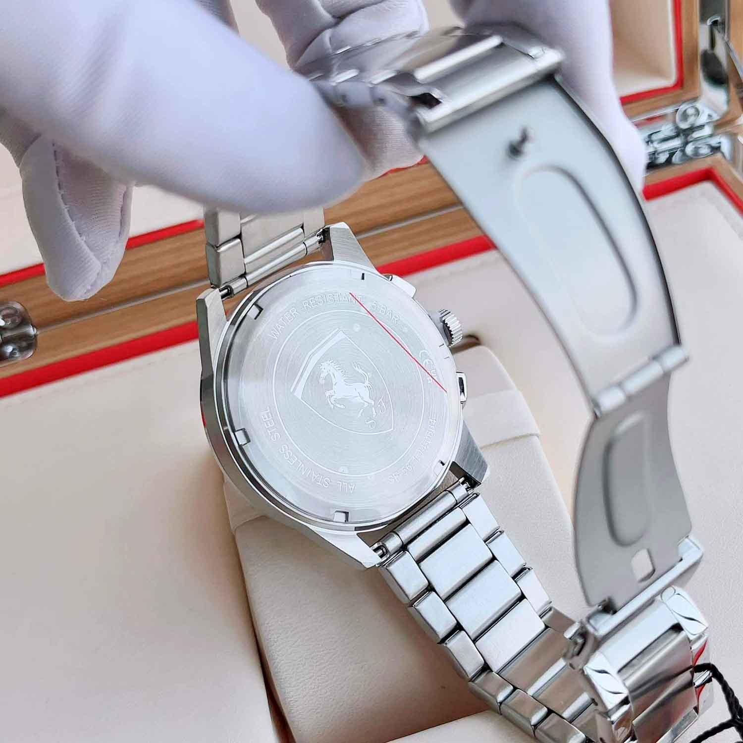 Ferrari Scuderia 0830804 (8).jpg