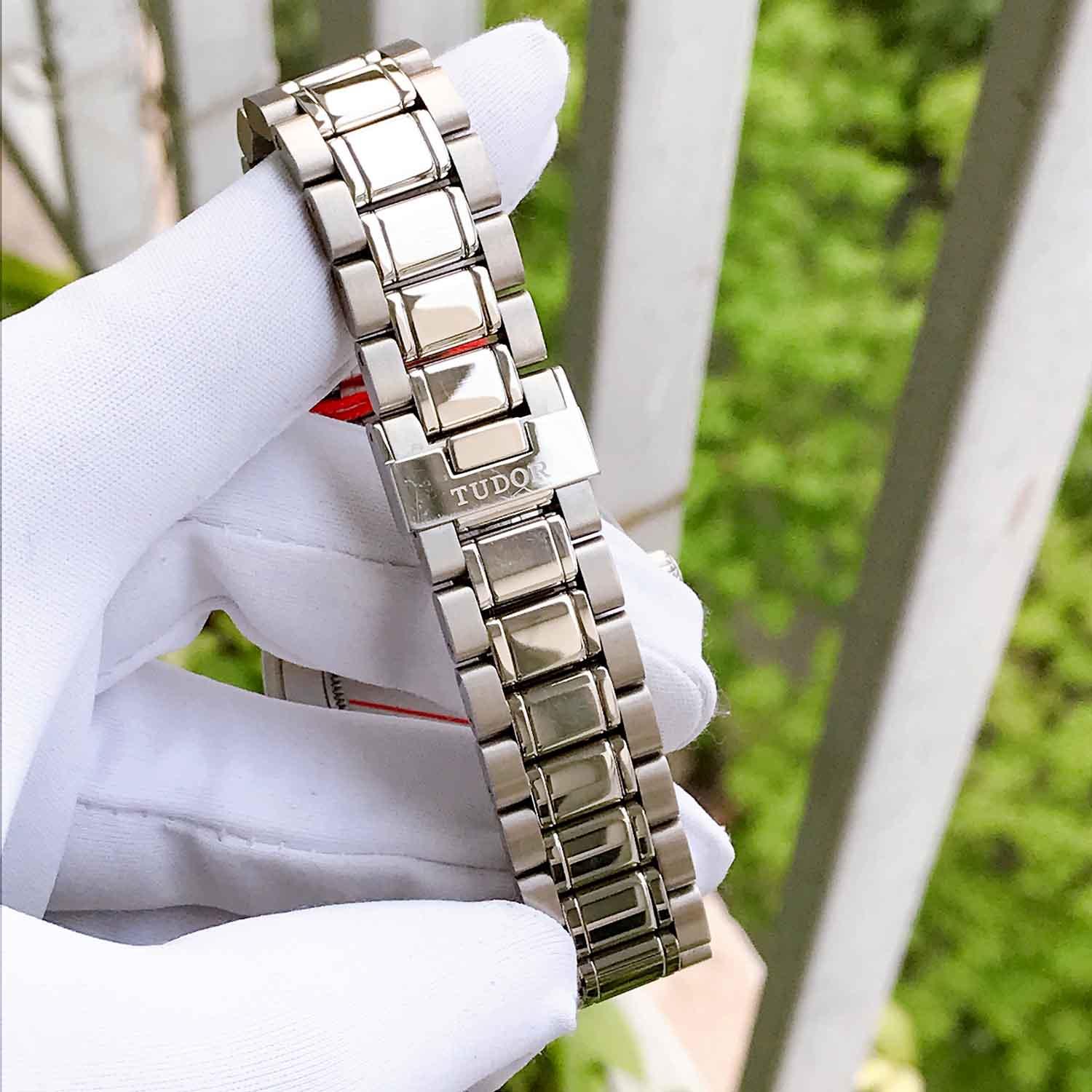 Tudor Style Watch M12700 like new (8).jpg