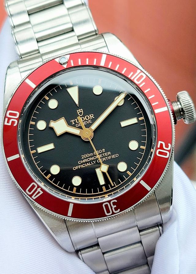 Tudor Black Bay Heritage Red 97230R 41mm used
