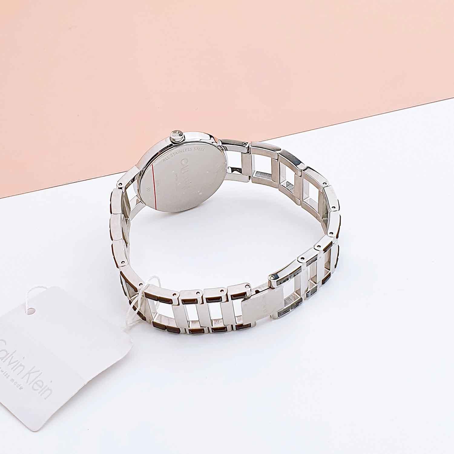 K8NX3UB1 (4).jpg