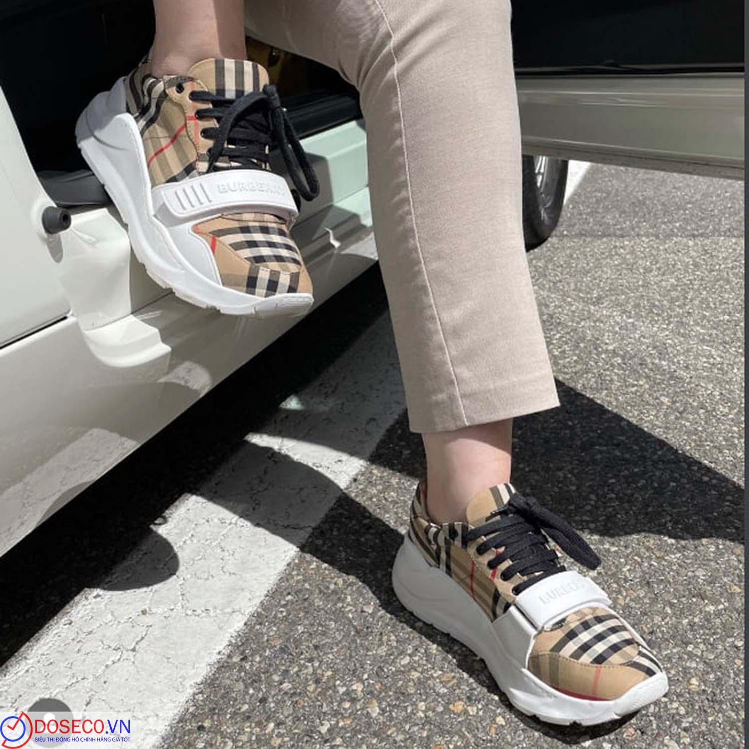 Burberry40786841013Size41 (3).jpg