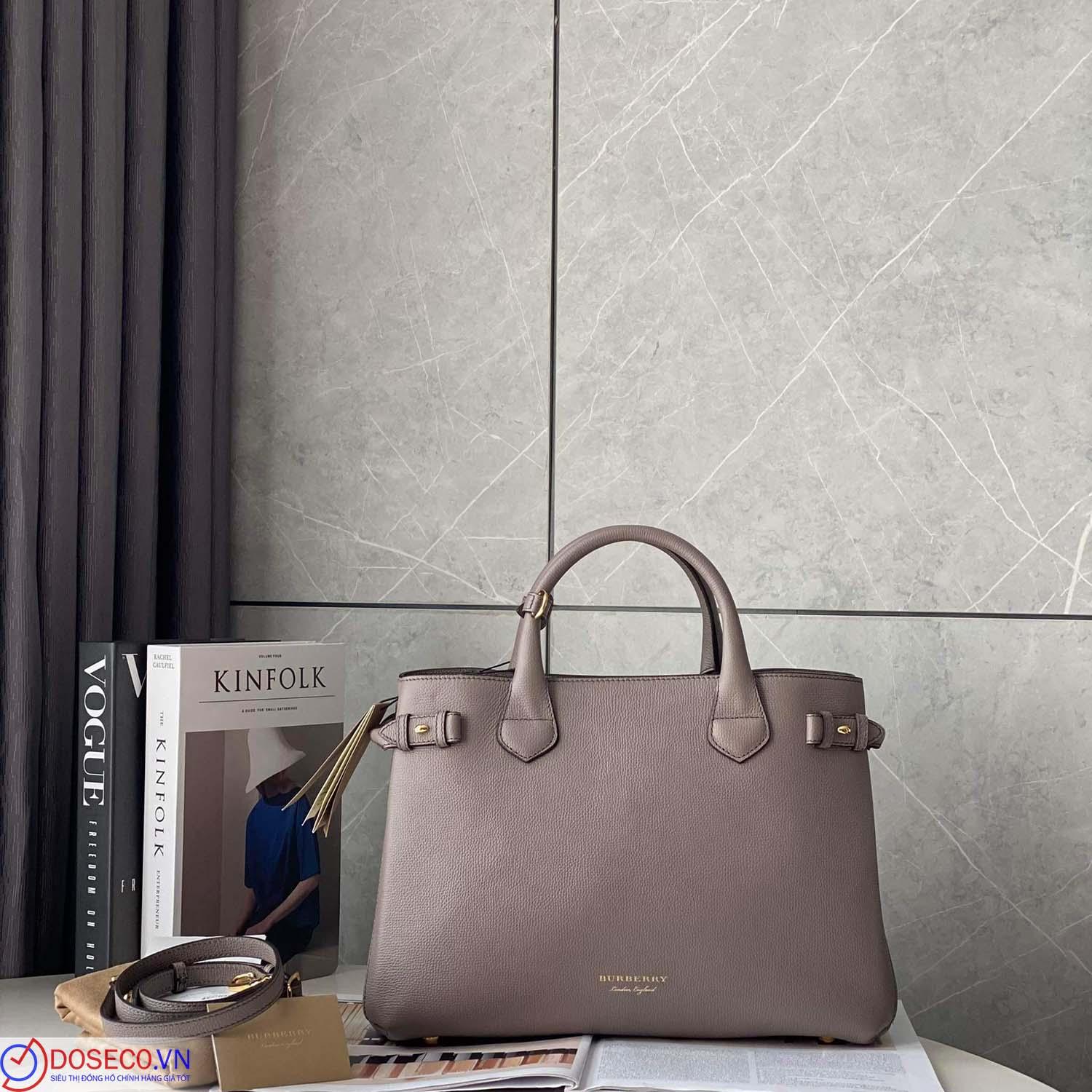 Burberry40202821 (1).jpg