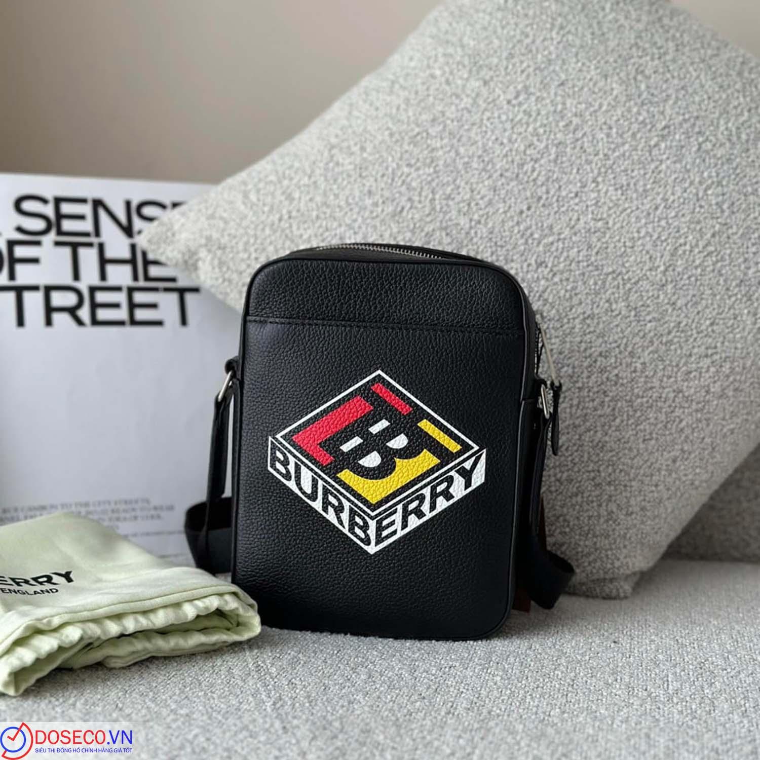 Burberry80223181 (1).jpg