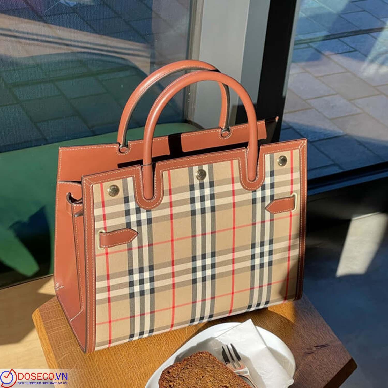 Burberry80252741 (10).jpg