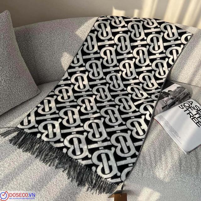 Khăn Burberry 80339881