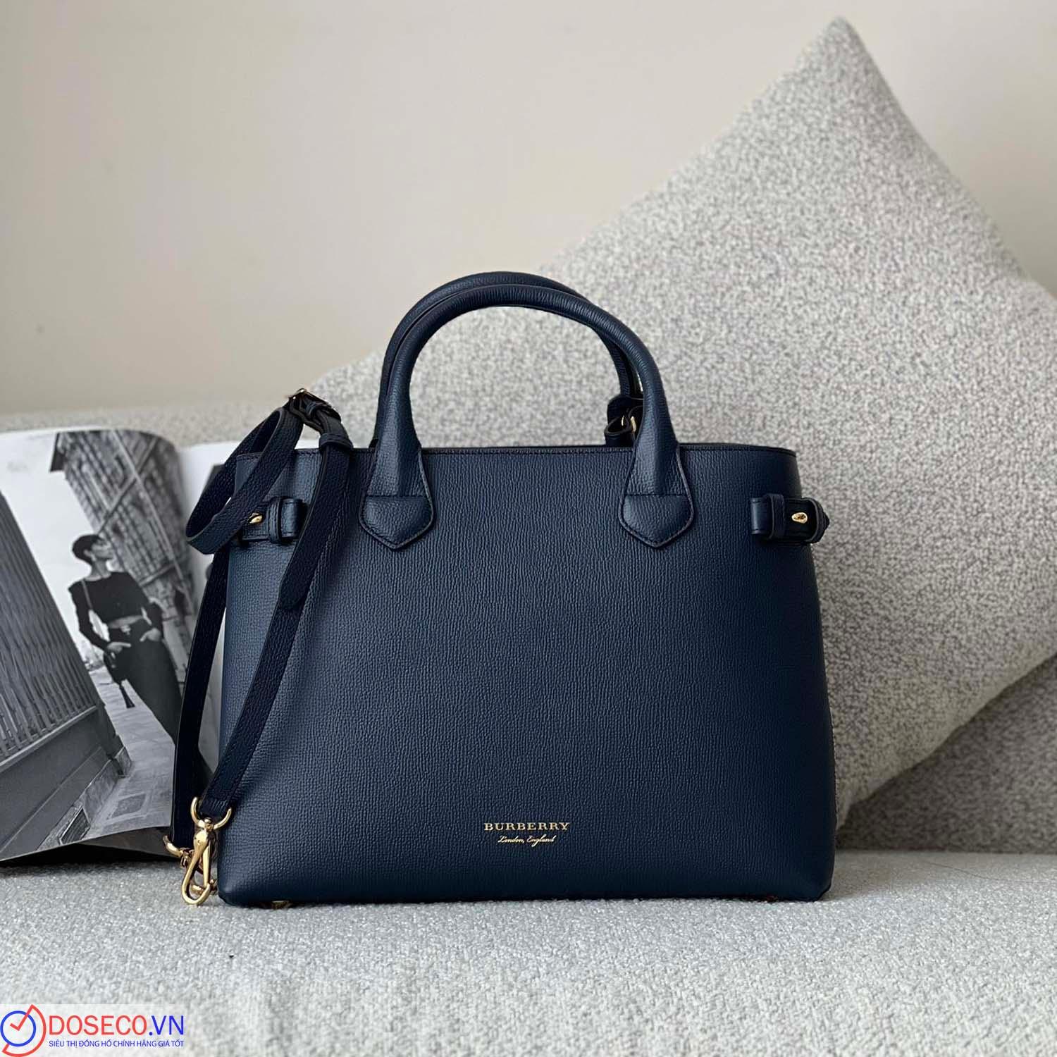 Burberry80364981 (1).jpg