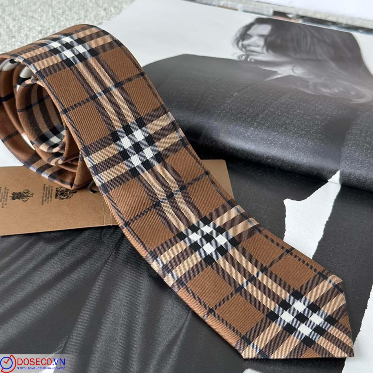 Burberry80496821 (3).jpg