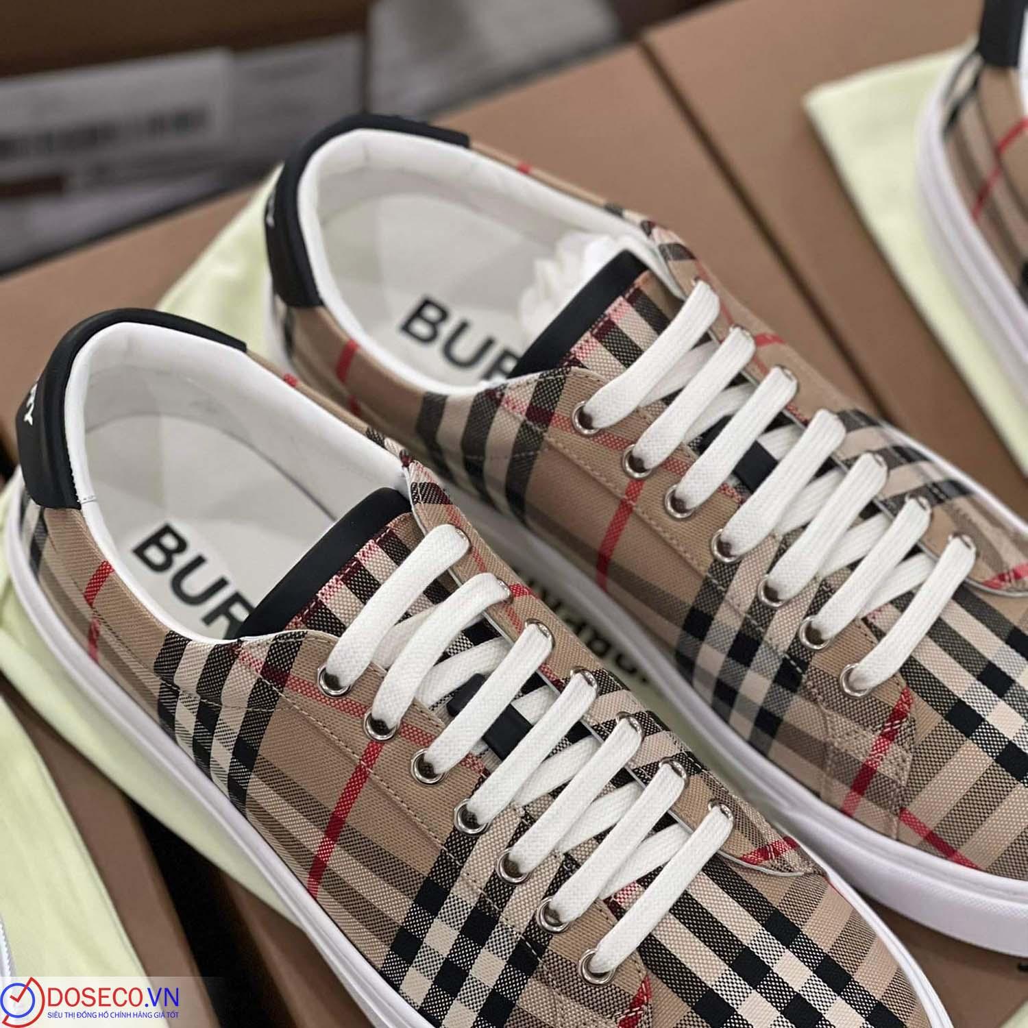 Burberry80497761007Size42US8EU (10).jpg
