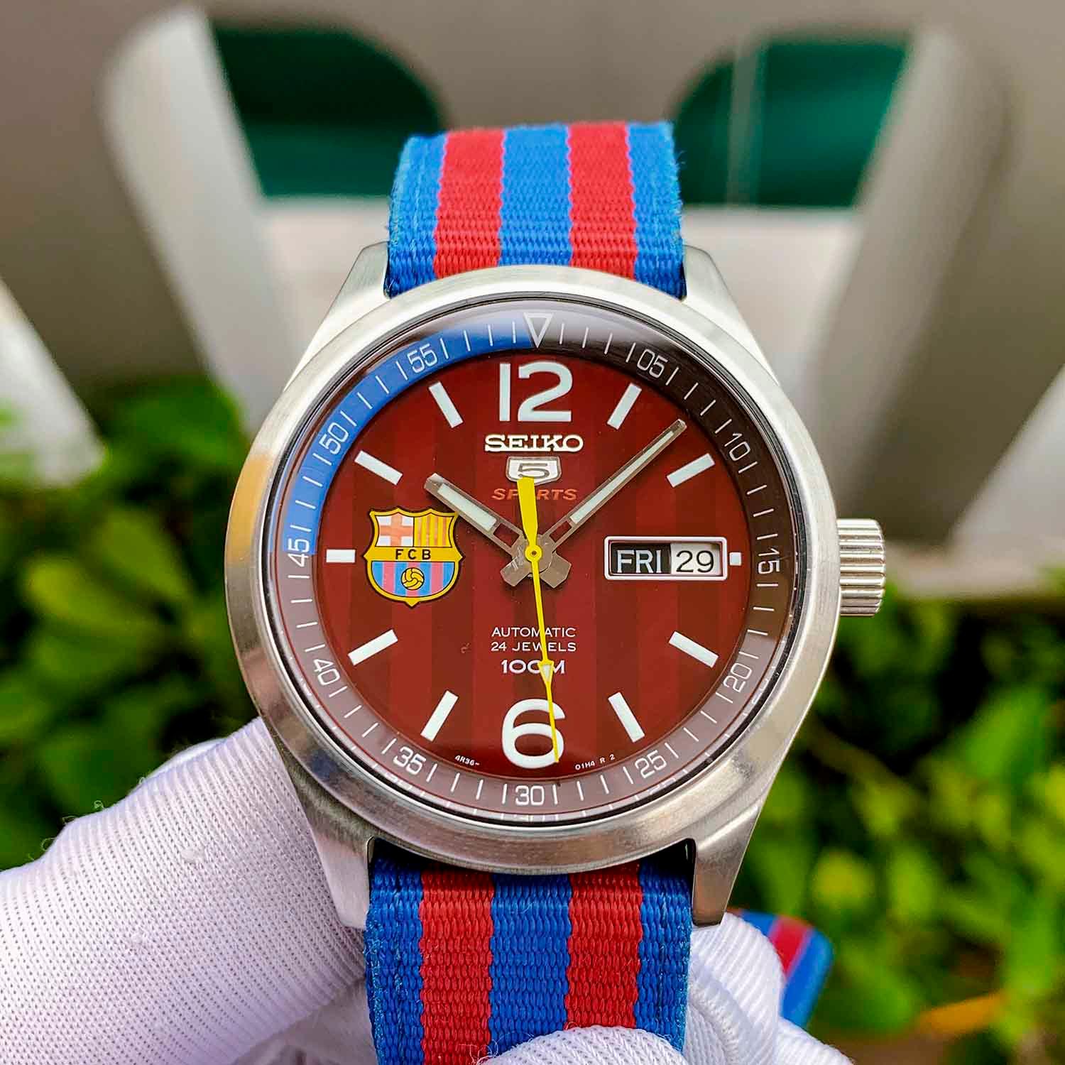 SEIKO 5 FC Barcelona SRP305J1 (SRP305) Used (7).jpg