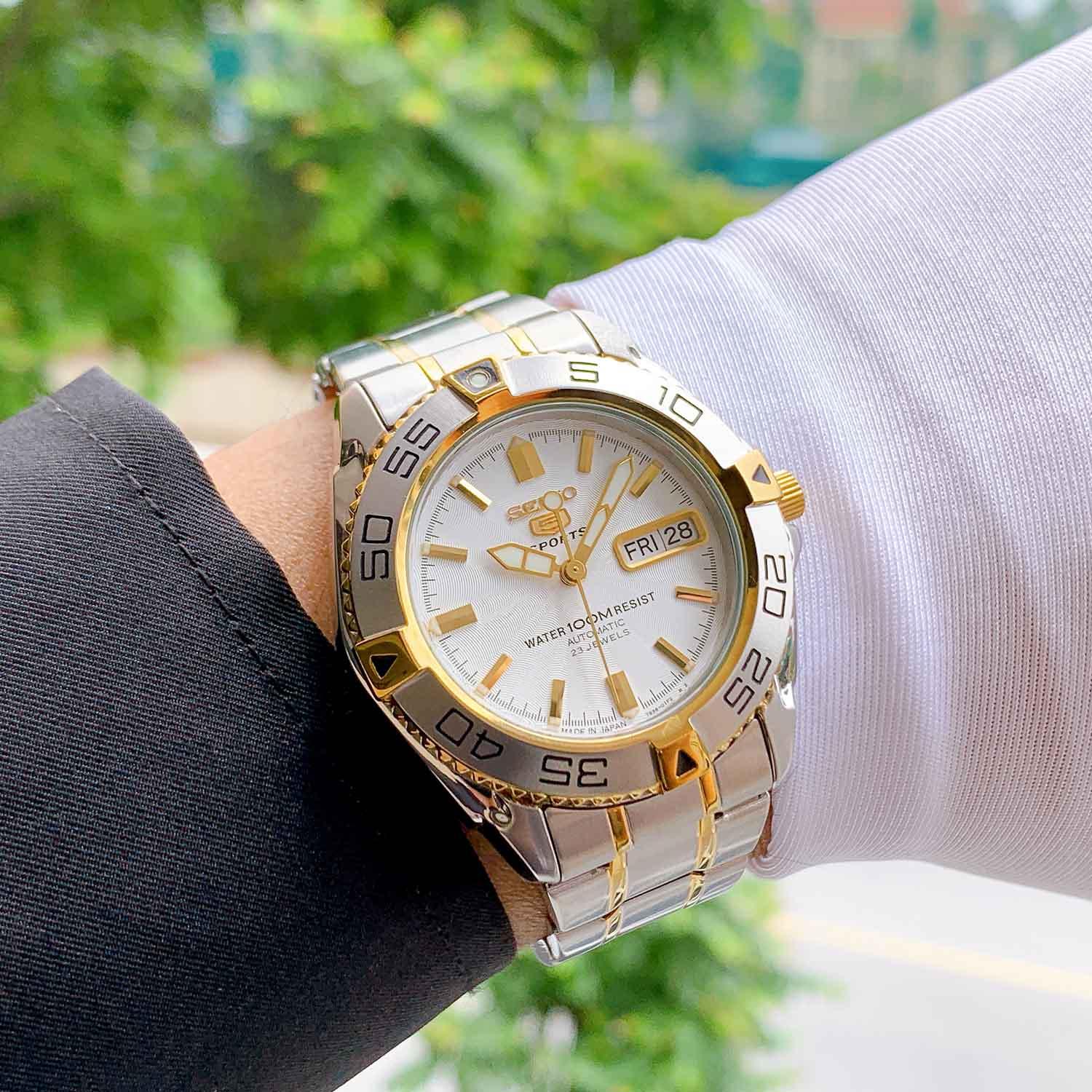 Seiko 5 Sports SNZB24J1 Used (10).jpg