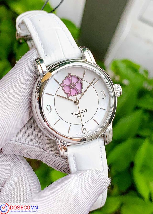 TISSOT LADY HEART T050.207.17.117.05 T0502071711705U like new