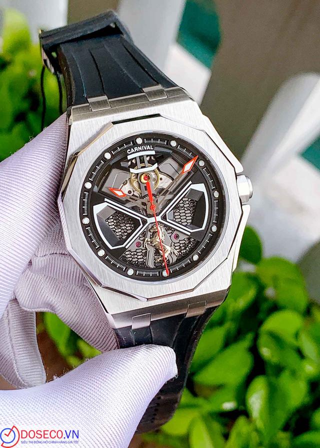 Carnival Automatic 8156G-VT-D Like New