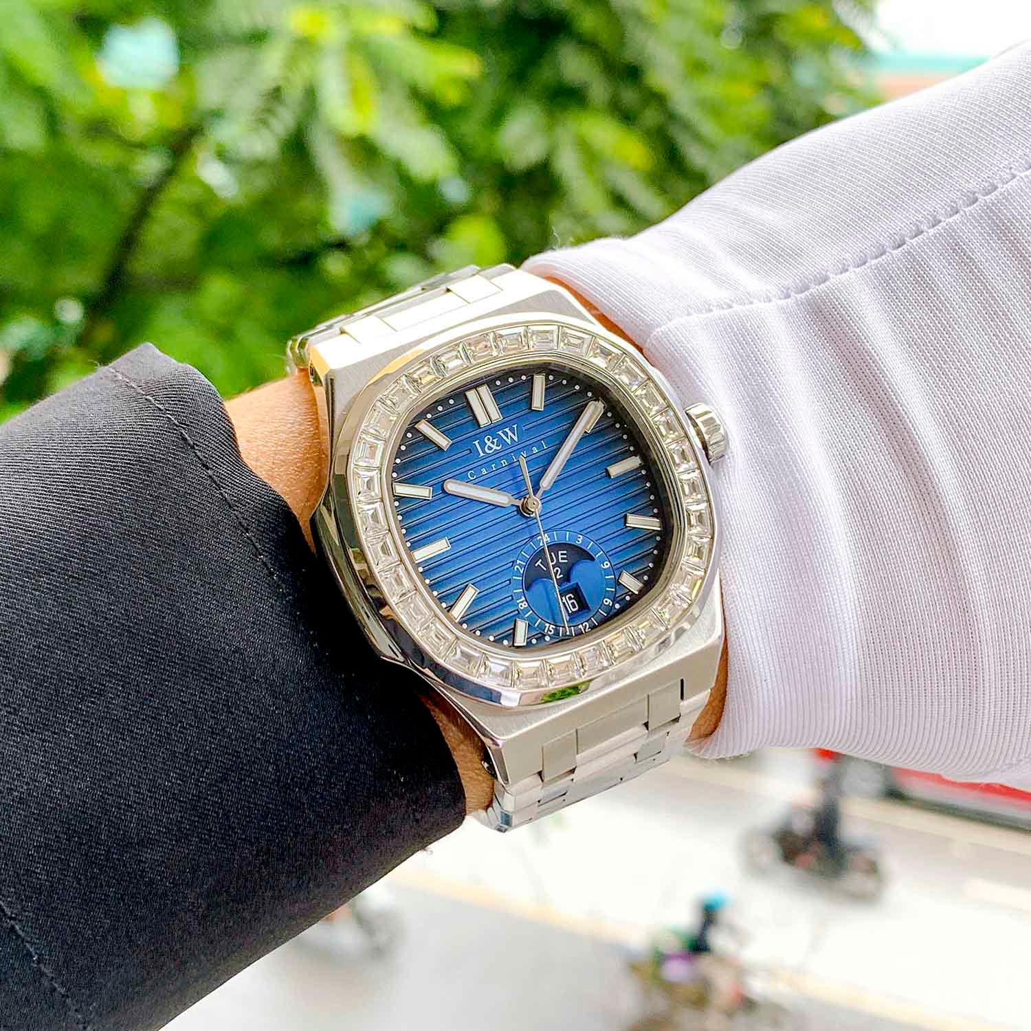 I&W Carnival 735G1 Automatic Used (10).jpg