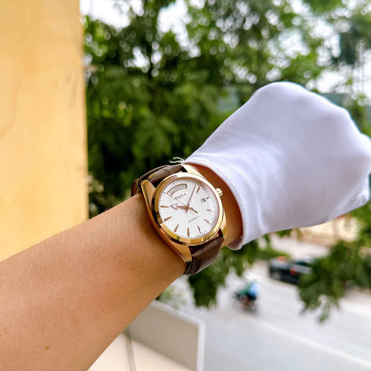 DOXA Noble D205RWL Used (1)_1776244377373.jpg